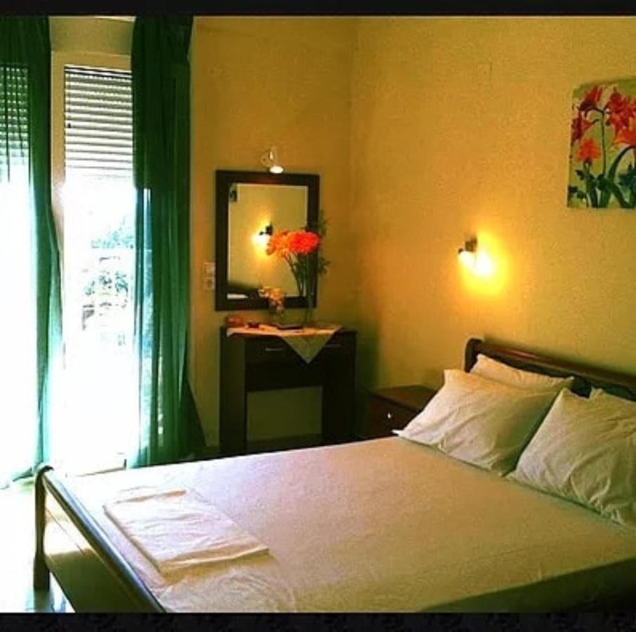 Golden Sun Apartment โรเวียส ภายนอก รูปภาพ